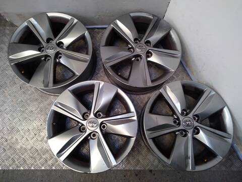 Juego LLantas Toyota Avensis ADVANCE 124CV 91KW