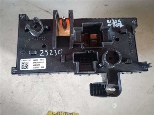 Foto 2ª: Caja Reles Fusibles Mercedes Clase C 160 2.1 C 220 D (205.304) [2.1 LTR. - 125 KW CDI CAT] [651.921]