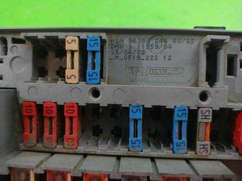 Foto 2ª: Caja Reles Fusibles Peugeot Partner 2.0 HDI CAT 90CV [RHYDW10TD] (1996)