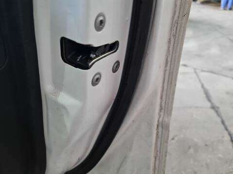 Cerradura Puerta Delantera Derecha Nissan X-Trail PLATINUM 4X4 150CV 110KW T31)