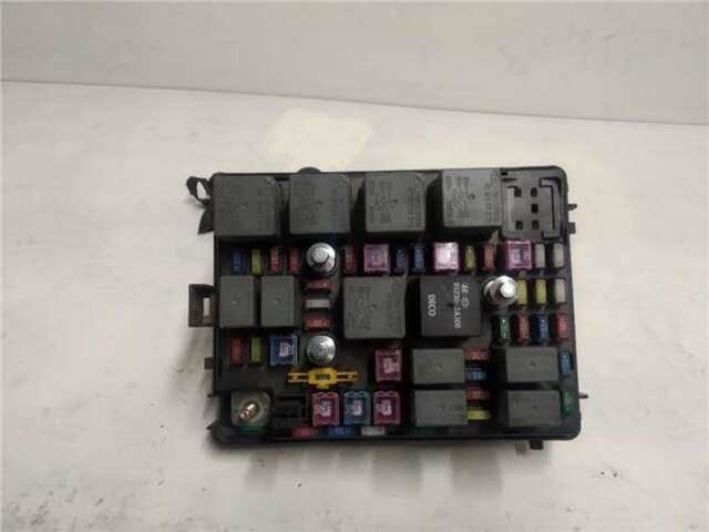 Caja Reles Fusibles Kia Carens 2.0 CRDI
