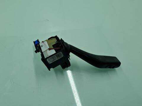 Foto 3ª: Mando Multifuncion Volkswagen Golf GT SPORT BERLINA 170CV 125KW [BLG] (2006)