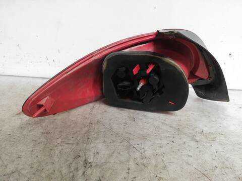 Foto 3ª: Piloto Trasero Derecho Peugeot 206 8HR (2012)