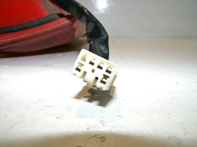 Foto 4ª: Piloto Trasero Derecho Toyota Rav4 2.0 G 2000-2005 [1AZFE] (2001)