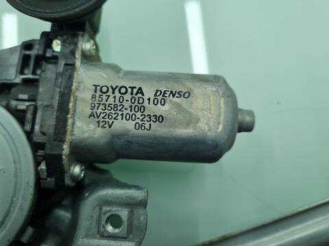 Foto 3ª: Elevalunas Manual Trasero Izquierdo Toyota Auris 2.0 D-4D CAT 126CV 93KW [1AD-FTV] (2007)