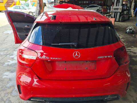 Portón Mercedes Clase A 140 A 45 AMG 4-MATIC 176.052) 360CV 265KW