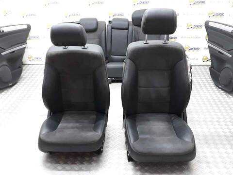 Foto 2ª: Juego Asientos Completos Mercedes Clase ML 300 3.0 V6 CDI 204CV 150KW AUT. 164.121) W164) OM642 [642820] (2005)