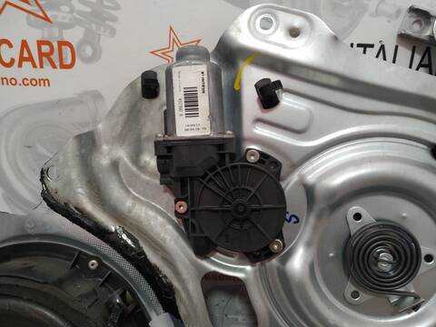 Foto 2ª: Elevalunas Eléctrico Delantero Derecho Kia Sportage EMOTION 4X2 116CV 85KW [D4FD] (2013)