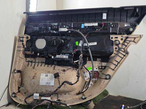 Foto 3ª: Tapizados Cartoneras Bmw Serie 7 720 B57D30B AUT. (2016)