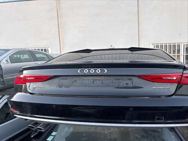 Portón Audi A3 CRB