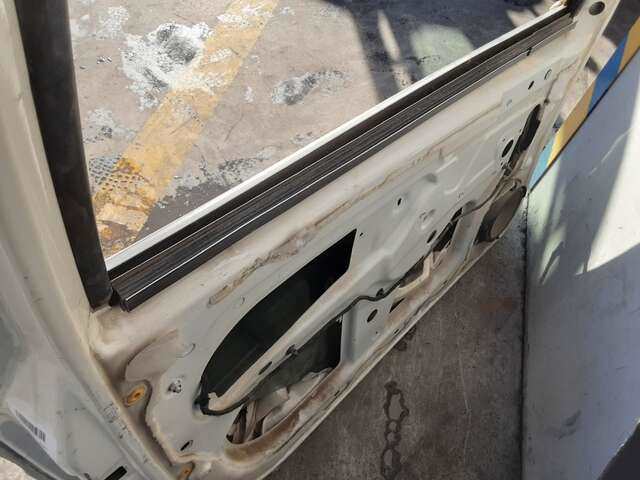 Foto 3ª: Puerta Delantera Izquierda Ford Ka 1.3 TDCI 75CV (2012)