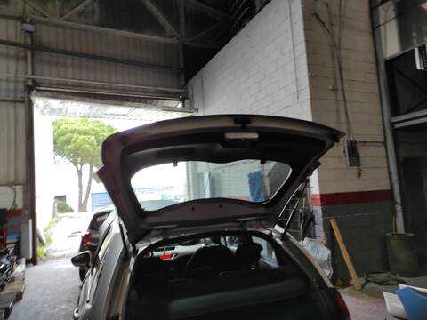 Portón Citroen C3 8HZ