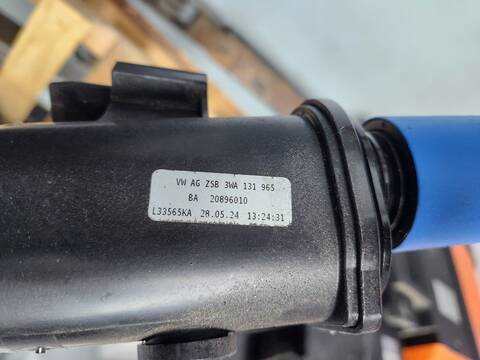 Foto 4ª: Deposito AdBlue Volkswagen Passat R-LINE 4 MOTION 193CV [DXNB] (2024)