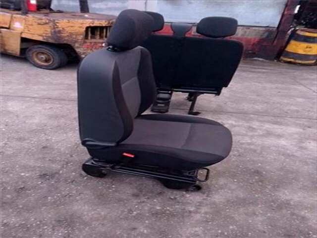 Foto 2ª: Asiento Delantero Izquierdo Renault Master 2.3 L3H1 3.5T [2.3 LTR. - 100 KW DCI DIESEL FAP ENERGY CAT] [M9T 726]
