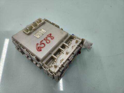 Caja Reles Fusibles Toyota Auris LUNA 126CV 93KW