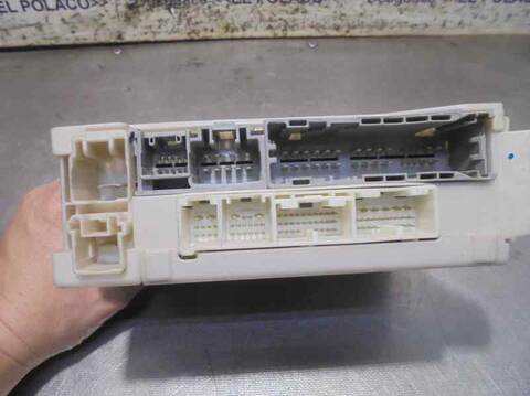 Foto 3ª: Caja Reles Fusibles Lexus IS 220D 177CV 130KW [D-2ADFHV] (2010)