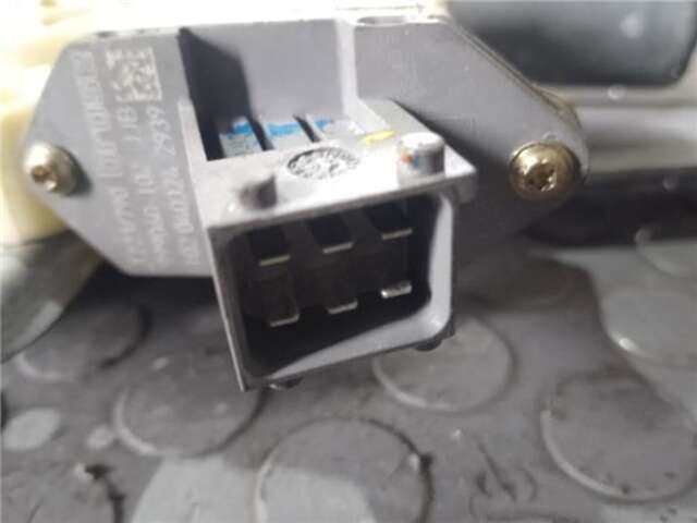 Foto 3ª: Elevalunas Eléctrico Trasero Derecho Toyota Avensis 2.0 D-4D [1CD-FTV]