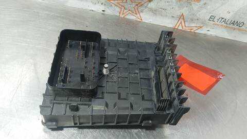 Foto 3ª: Caja Reles Fusibles Volkswagen Golf ADVANCE 140CV 103KW [CFFB] (2010)