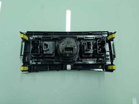 Foto 2ª: Mando Multifuncion Toyota Land Cruiser VX 177CV 130KW [1GD] (2016)