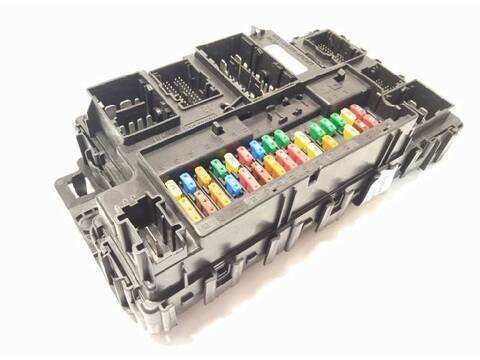 Foto 2ª: Caja Reles Fusibles Ford Mondeo 2.0 TDCI CAT 150CV 110KW [T7CE] (2016)