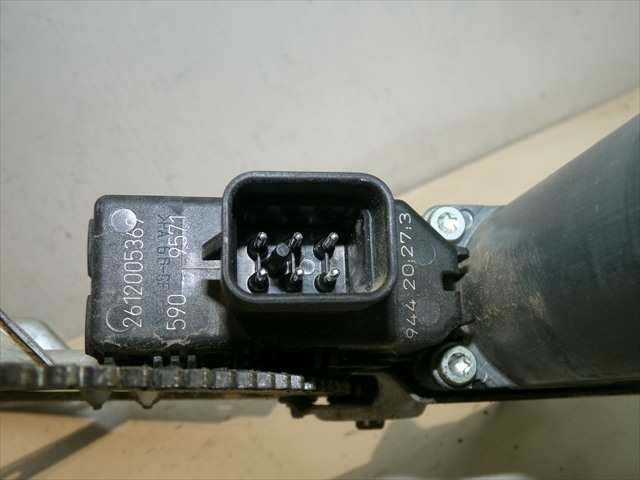 Foto 4ª: Elevalunas Eléctrico Delantero Izquierdo Opel Zafira 1.9 CDTI MODELO B, 2005-2012 [Z19DT] (2006)