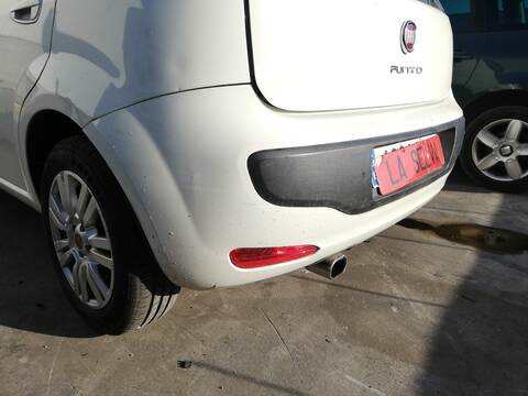 Foto 2ª: Paragolpes Trasero Fiat Punto 1.4 G III EVO 77CV 57KW 199) 350A1000 (2013)