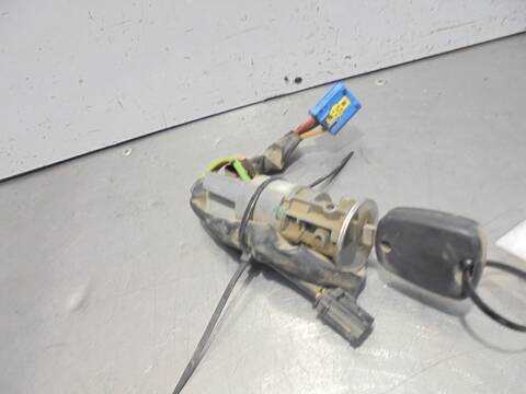 Foto 4ª: Motor de Arranque Peugeot 206 1.4 75CV 55KW [KFW] (2002)