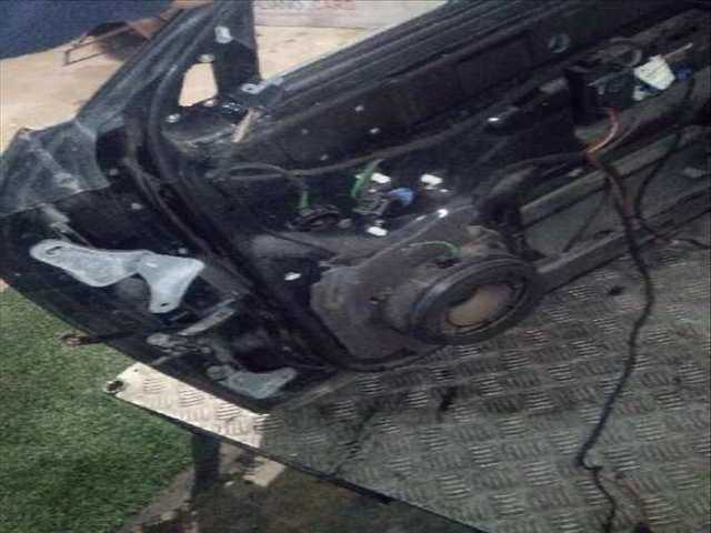 Foto 3ª: Puerta Delantera Derecha Mercedes Clase C 160 320 CDI 209.320) COUPE 224CV 165KW [OM642910] (2006)