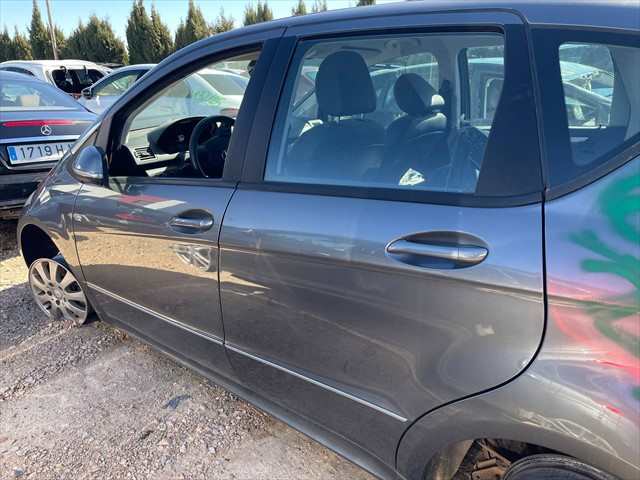 Foto 2ª: Puerta Trasera Izquierda Mercedes Clase A 160 2.0 CDI 82cv [640942] (2011)