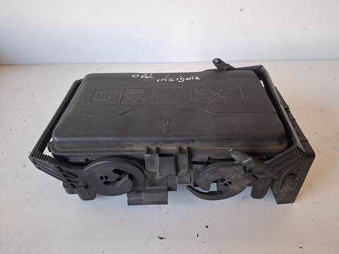 Caja Reles Fusibles Opel Insignia B16DTH
