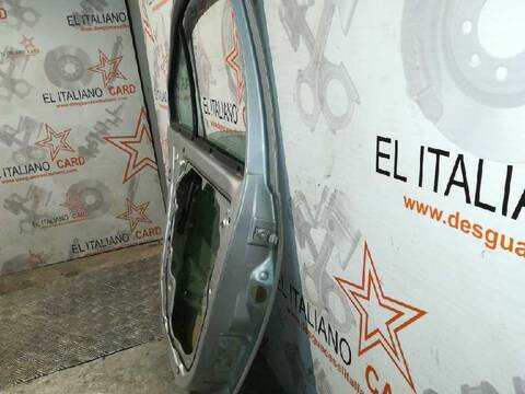 Foto 4ª: Puerta Trasera Izquierda Volkswagen Passat BERLINA 102CV 75KW (2000)