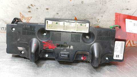 Foto 4ª: Mando Climatizador Volkswagen Passat ADVANCE 4MOTION BERLINA 140CV 103KW [BKP] (2005)