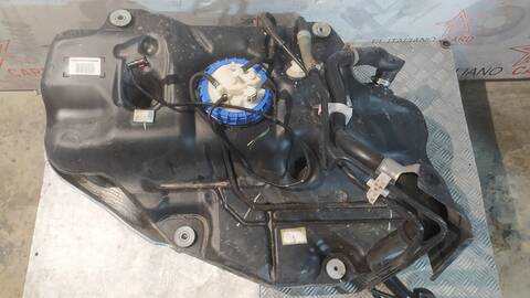 Foto 3ª: Deposito de Combustible Toyota Auris HYBRID ACTIVE BUSINESS PLUS 136CV 100KW (2016)