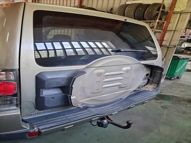 Portón Mitsubishi Montero 3.2 DI-D V88W V98W) 160CV 118KW