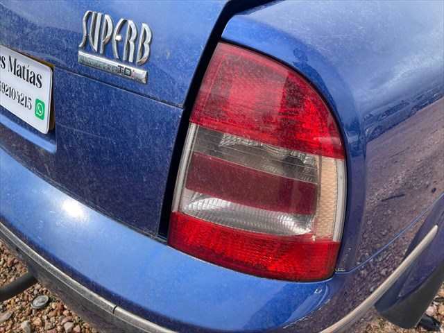 Foto 3ª: Piloto Trasero Derecho Skoda Superb 2.0 TDI 140CV [BKD] (2008)