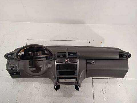 Salpicadero Mercedes Clase C 160 1.8 CAT BERLINA 163CV 120KW