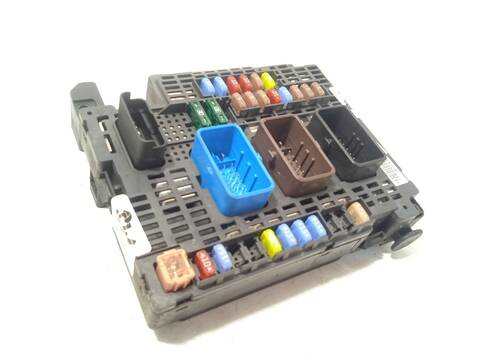Caja Reles Fusibles Peugeot 3008 1.2 THP/ PURETECH 130 MRHNSM MRHNSU MRHNSJ MRHNYW ... 131CV 96KW
