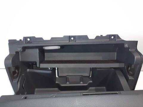 Foto 2ª: Guantera Mercedes Clase V 200 136CV 100KW (2014)