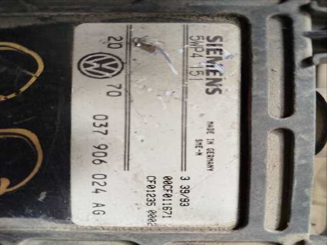 Foto 2ª: Centralita Motor ECU Volkswagen Golf VERSION INDEFINIDA (1995)