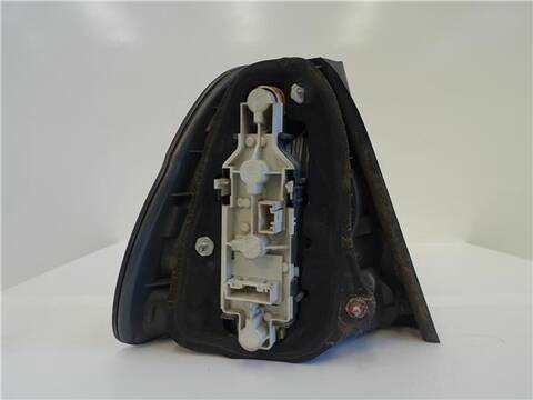 Foto 2ª: Piloto Trasero Derecho Bmw Serie 3 315 2.0 318TD 115CV 85KW [M47 D20 (204D4)] (2004)