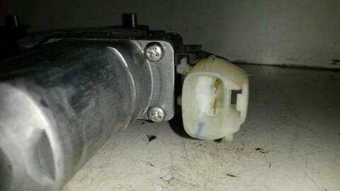 Foto 3ª: Elevalunas Eléctrico Delantero Derecho Hyundai i20 128CV 94KW (2009)