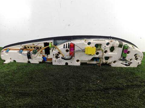 Foto 2ª: Cuadro de Instrumentos Audi A6 2.5 TDI 140CV 103KW [AEL] (1996)