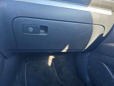 Guantera Volkswagen Scirocco CBDB AUT.