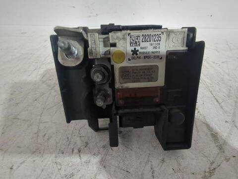 Foto 2ª: Caja Reles Fusibles Citroen C4 1.6 HDI 109CV [9HY (DV6TED4) 9HZ (DV6TED4)] (2006)