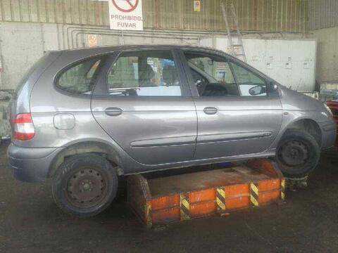 Foto 3ª: Paragolpes Delantero Renault Scenic 1.6 16V EXPRESSION 102CV 75KW JA..) (2002)