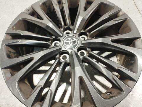 Foto 3ª: LLanta Chapa Toyota Yaris 1.5 HYBRID A LAS 4 RUEDAS MXPJ15) 116CV 85KW [M15A-FXE] (2022)