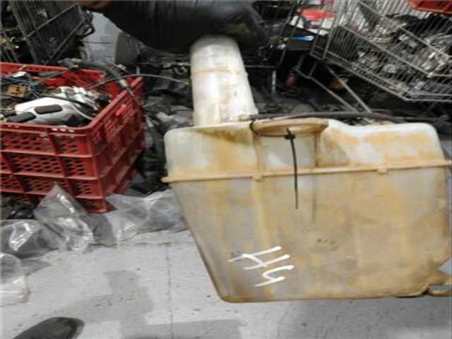 Deposito Limpiaparabrisas Toyota Hiace 2.4 HIACE COMBI 3 PLAZAS D [2.4 LTR. 58KW DIESEL]