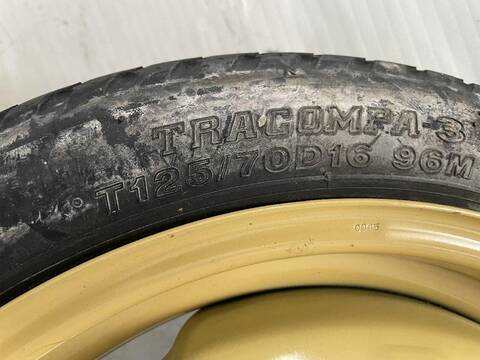 Foto 3ª: Neumatico Toyota Prius BASIS AUT. 78CV [1NZFXE] (2003)