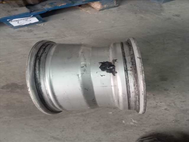 Foto 3ª: LLanta Aleacion Mercedes 300 3.0 W123 (1980)