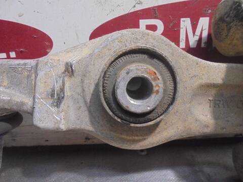 Foto 4ª: Brazo Suspension Delantero Izquierdo Volkswagen Passat COMFORTLINE BERLINA 110CV 81KW [AFN] (1998)